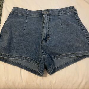 Wild fable stretchy jean shorts. Size 10